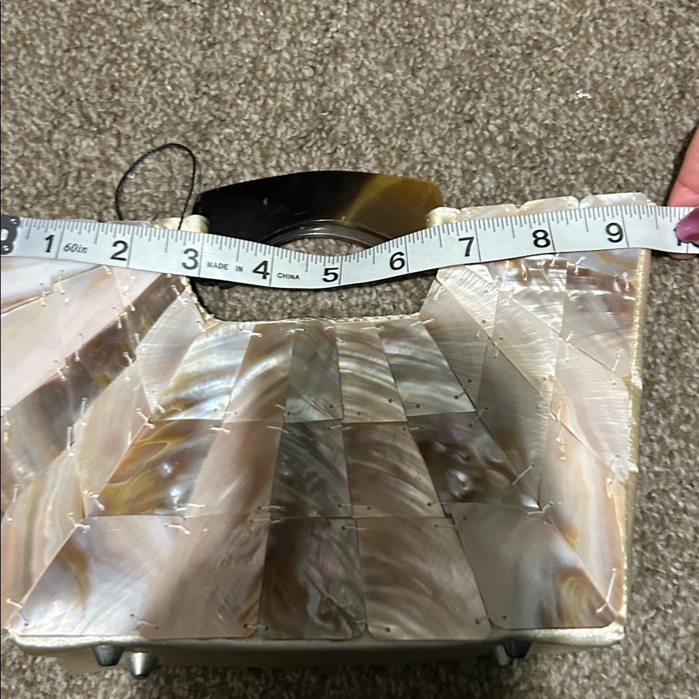 Elegant Mother of Pearl Handbag - Picture 5 of 8